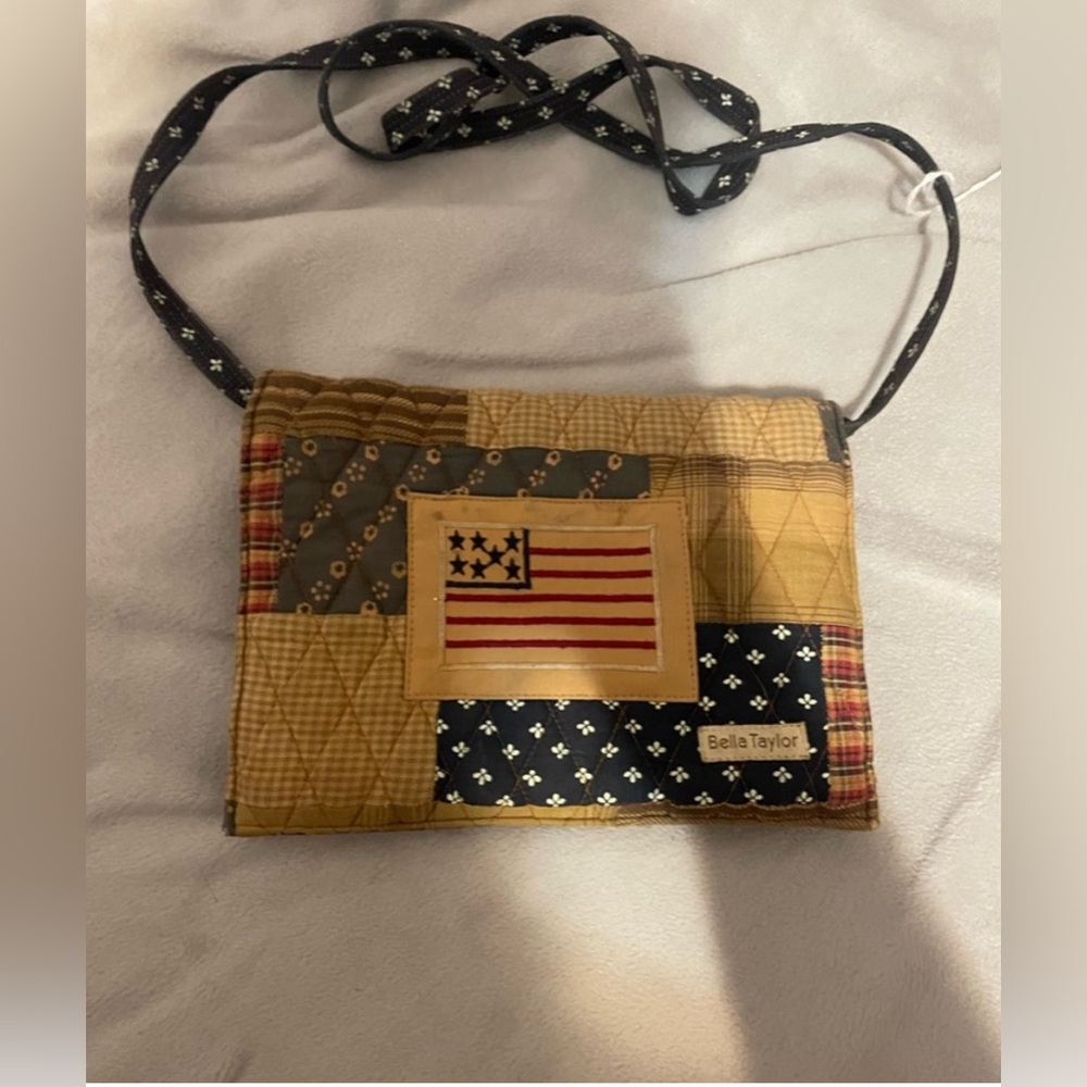 Bella Taylor, American flag bag